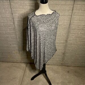 Knit Womens Gray Asymmetrical Hem Textured Pattern Sweater Poncho‎ Size One Size